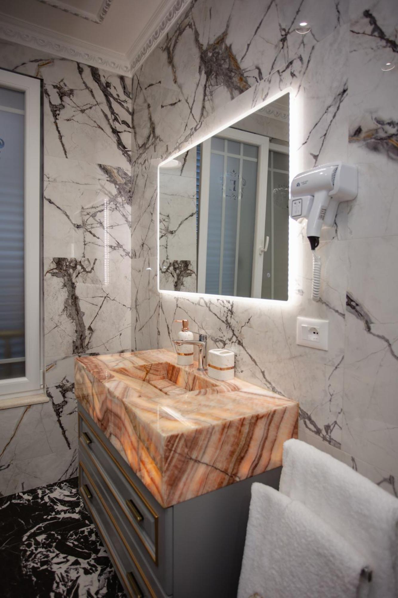 Ervini Boutique Hotel Шкодер Екстер'єр фото